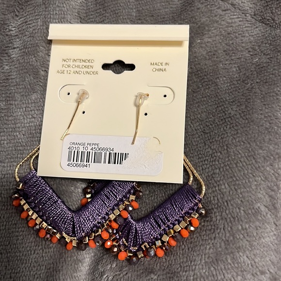 NWT earrings - Picture 2 of 2